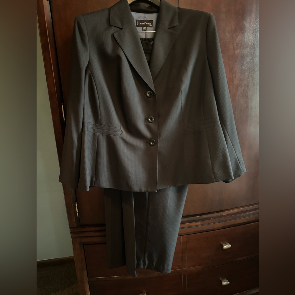 Evan Picone Black Suit